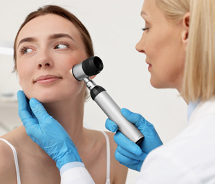 Specijalistički pregled dermatologa s malom dermatoskopijom