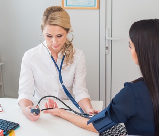 Specijalistički pregled kardiologa s EKG-om i ultrazvukom/ Color Doppler srca
